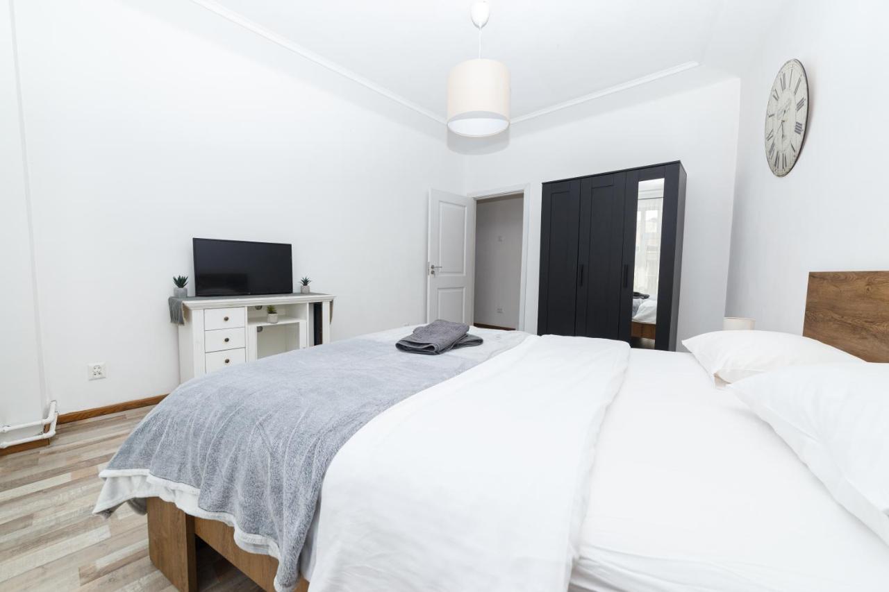 Color Apartments Street Blanari 12 Bukareszt Zewnętrze zdjęcie