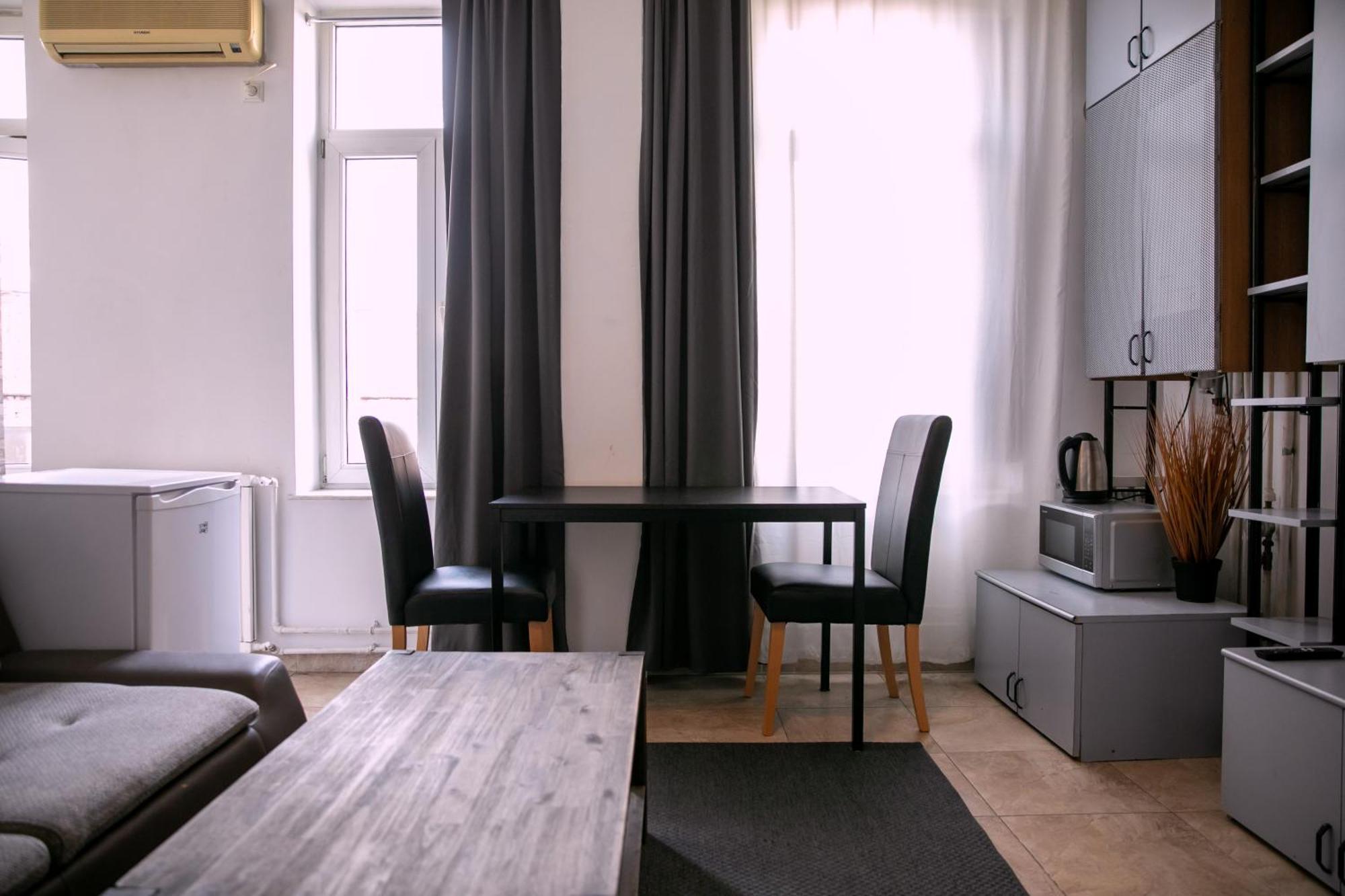 Color Apartments Street Blanari 12 Bukareszt Zewnętrze zdjęcie