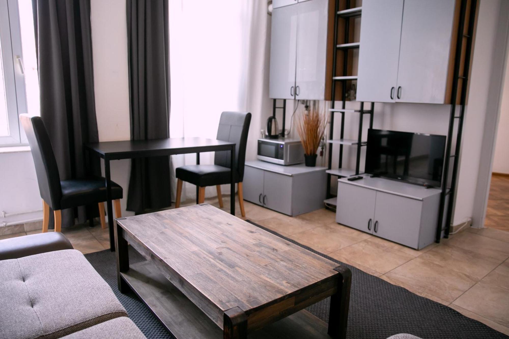 Color Apartments Street Blanari 12 Bukareszt Zewnętrze zdjęcie